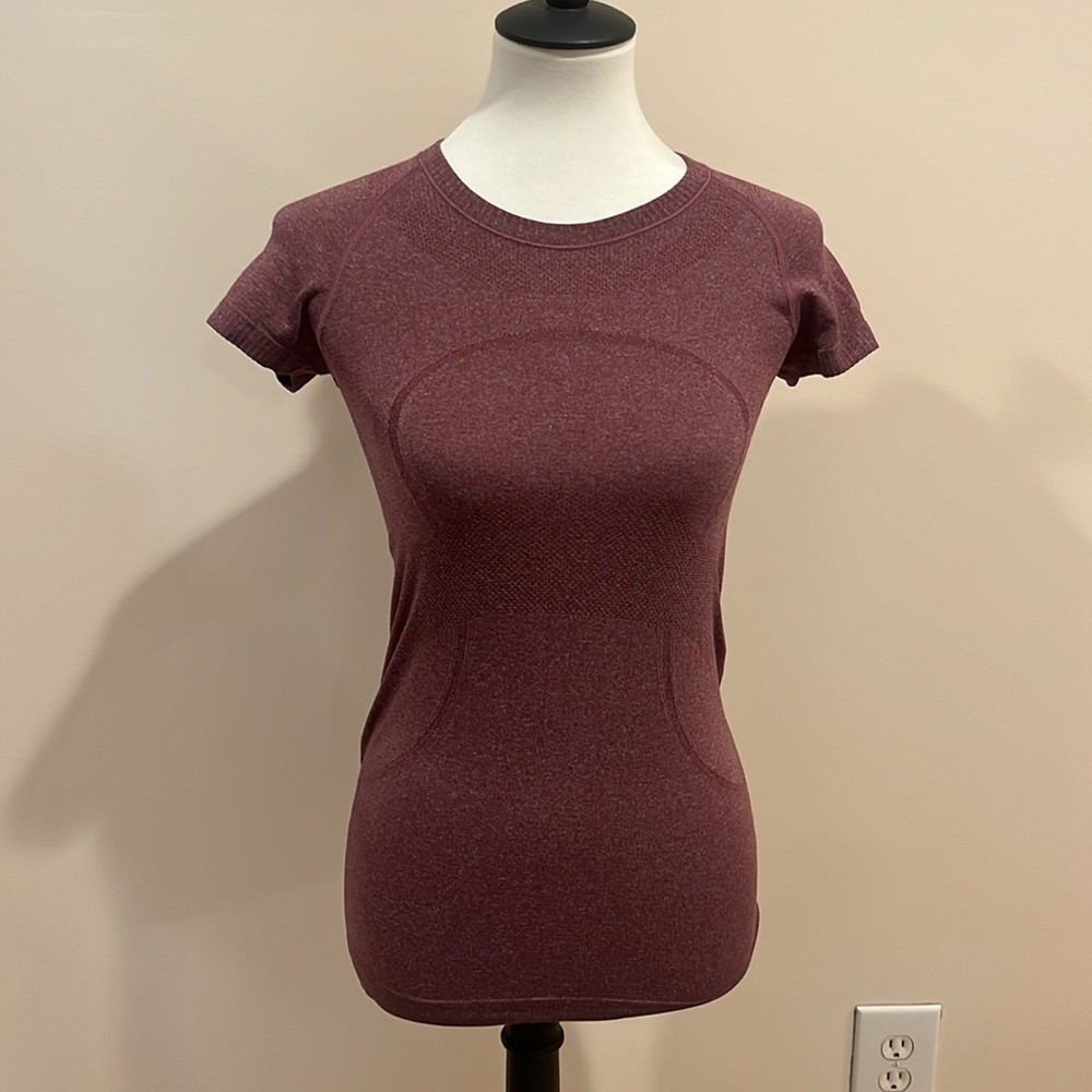 Lululemon Swiftly Tech Short Sleeve Crew Sleeve